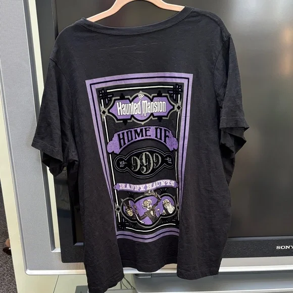 Disney Haunted Mansion Hitch Hiking Ghosts Tee Sz 1X - Picture 3 of 8